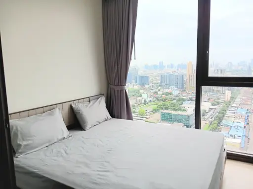 For rent: The Line Jatujak, 33rd floor, city view, fully furnished room, ready to move in, book now, don't miss out.