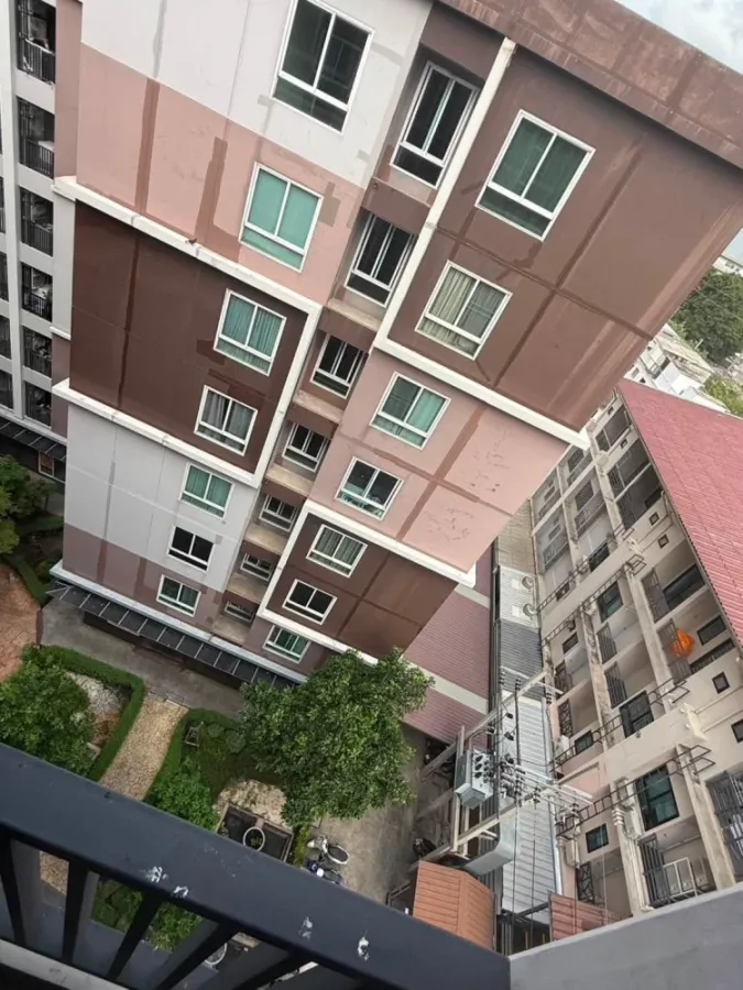 ขาย Jw condo @ ดอนเมือง ห้องรับลม ชมวิวสวนได้ จอดรถในอาคารจอดรถ สนใจจองเลย