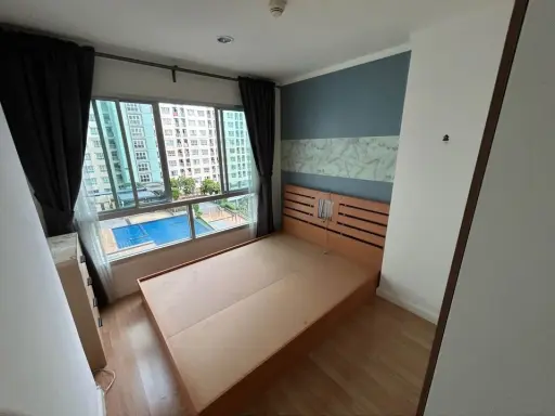 Condo for rent Lumpini Ville Chaengwattana-Pak Kret Swimming pool view, ventilated, not uncomfortable. Don't miss it.