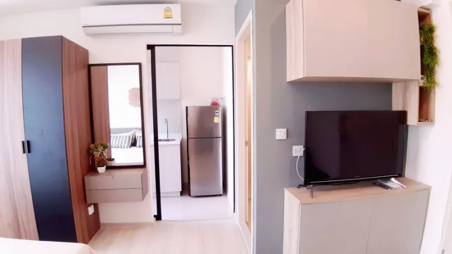 Condo for sale or rent, Life Asoke, nice decorated room. Comes with complete amenities. Hurry and reserve before the room is sold out.