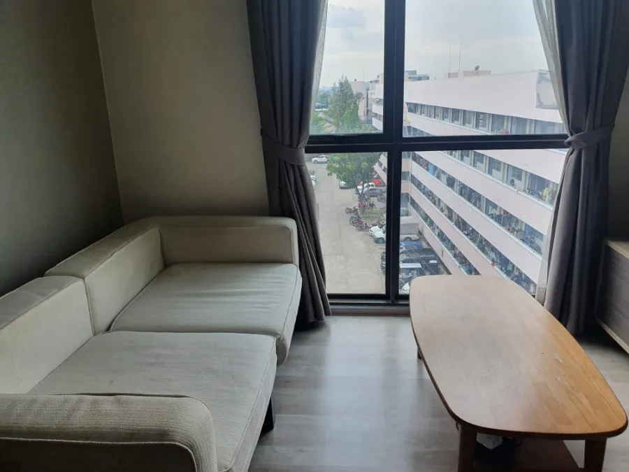 ขาย แชมเบอร์ส เฌอ รัชดา-รามอินทรา ห้องตกแต่งเรียบง่าย เครื่องใช้ไฟฟ้าอย่างดี มาแต่ตัวเข้าอยู่ได้เลย