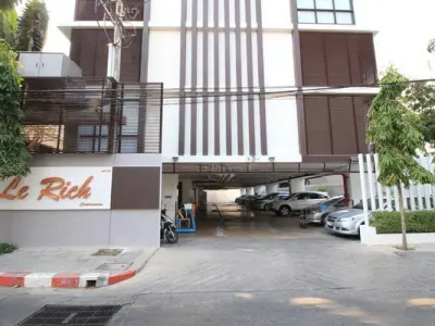 Le Rich @ Aree station