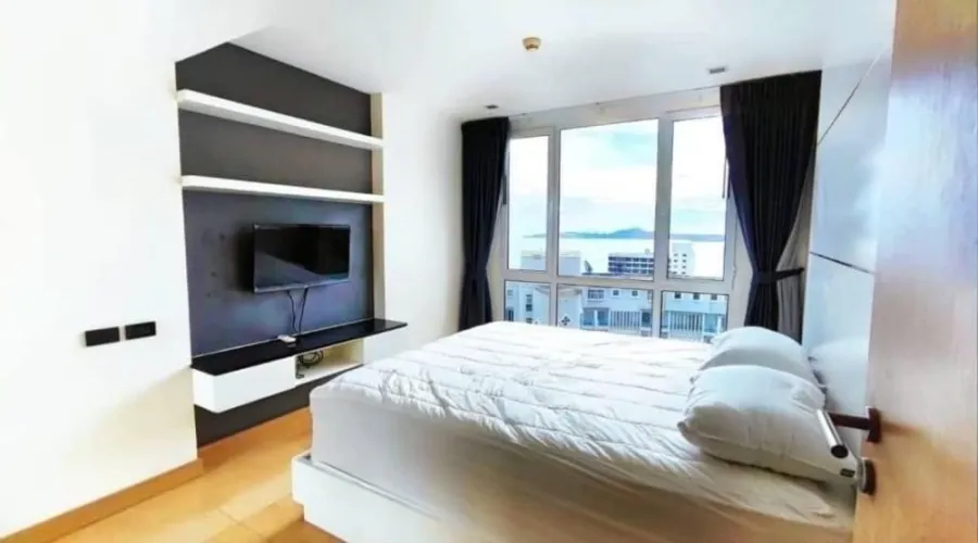 The Cliff for sale, room decorated with fully furnished. The balcony has a beautiful sea view. Reserve first, get first served.