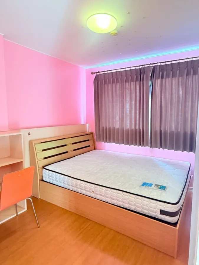 For rent Lumpini Condotown Chonburi - Sukhumvit, 6th floor, partitioned room, fully furnished, reserve now.