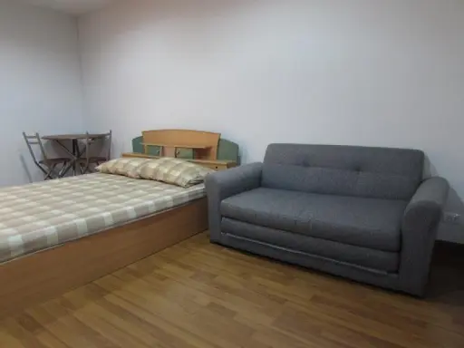 For rent Regent Home 18 Chaengwattana-Laksi. The building has a swimming pool. gym meet your needs