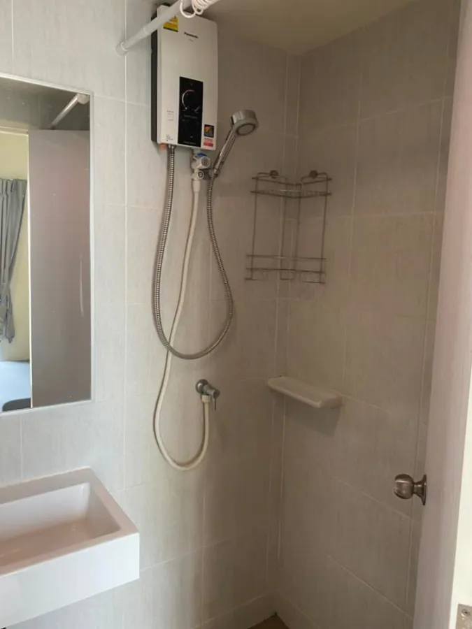 For rent Lumpini Ville Nakhon In-Riverview, new room, clean, complete with furniture and electrical appliances, book now.