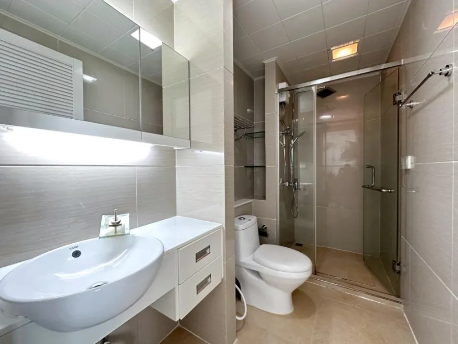 Condo for sale, rent, T.C. Green, the most spacious room Decorated in bright colors that are easy on the eyes Hurry up to reserve the owner quickly.