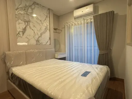 Selling a fully furnished, beautiful and comfortable 5th-floor unit at Lumpini Place Taopoon - Interchange. Book now!