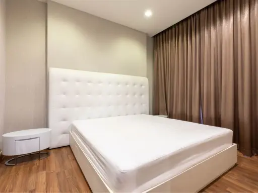 1 bedroom condo for sale, Ivy Ampio, has a bathtub, view of the Chinese Embassy, quiet, great price, if you miss it you will regret it.