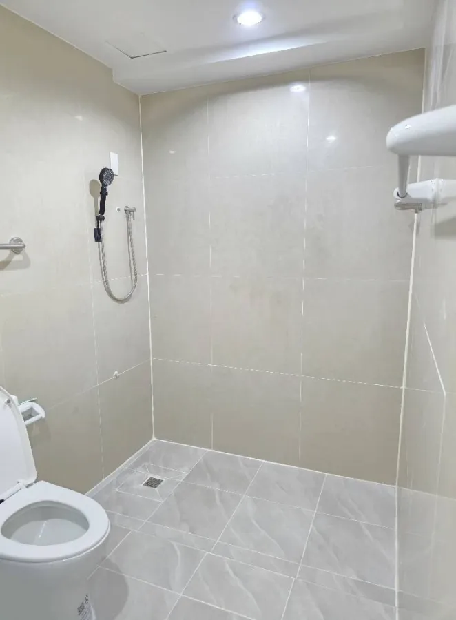 For sale: THE ZEST Lat Phrao, 2 bedrooms, 2 bathrooms, 1st floor, lots of usable space, comfortable, not cramped, hurry and reserve now.