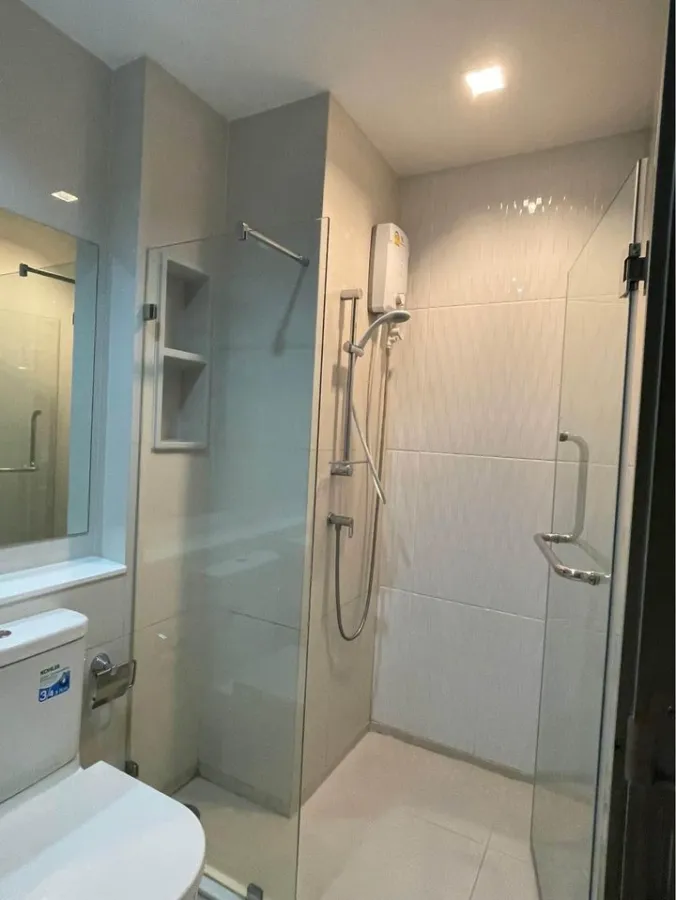 Condo for rent, Life Asoke-Rama 9, 18th floor, well decorated room. ready to move in You can reserve first come first serve.