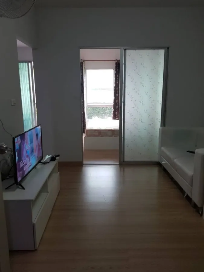 For rent: The Kit Lam Luk Ka, Khlong 2, 1st floor, with trees behind the room, shady, very close to nature, don't miss it.