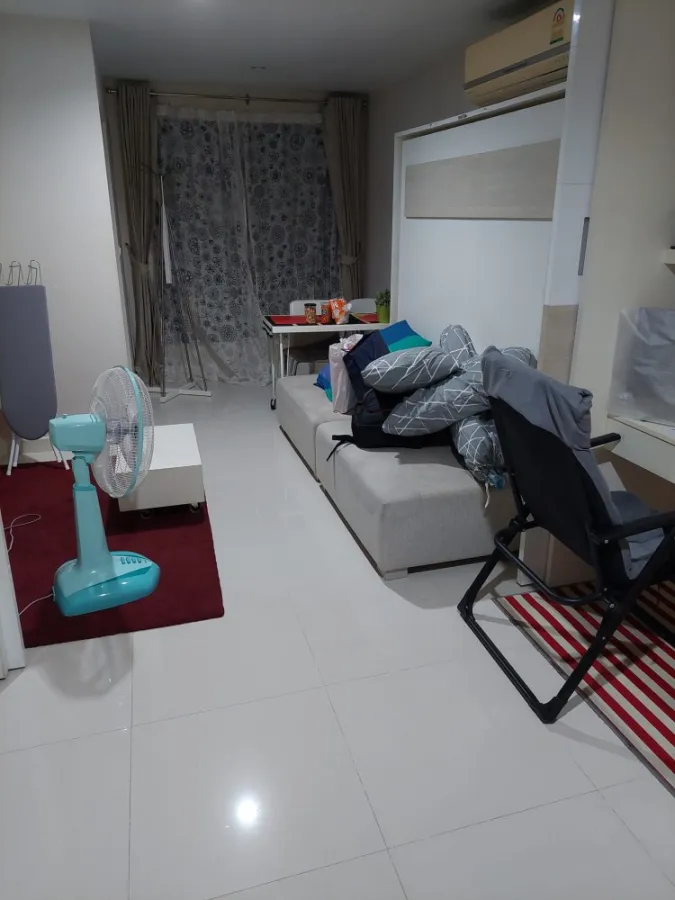 ขาย metro sky ratchada 1 ห้องนอน 1 ห้องน้ำ เฟอร์+เครื่องใช้ไฟฟ้าครบชุด ราคาเป็นกันเอง จองเลยจ้า