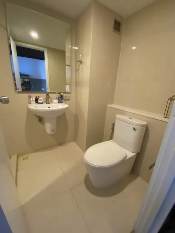 ขาย Blossom condo @ Fashion ชั้น 10 ห้อง DUPLEX ตกแต่งเรียบง่ายน่าอยู่สุดๆ จองก่อนได้ก่อน