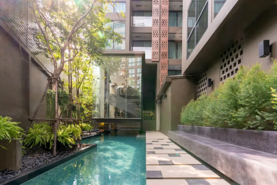 For rent Altitude Samyan-Silom, ready to move in. Fully furnished with built-in bathtub Make up your mind before you miss it.