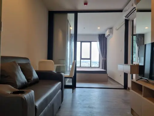 Urgently for rent: Regent home Wutthakat, a nice room with complete amenities. If you miss it, you'll regret it later.