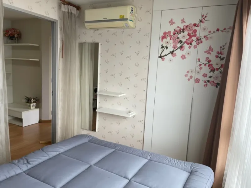 ขาย ให้เช่า The Trust Residence Pinklao ห้องน่าอยู่ ติดวอลเปเปอร์อย่างดี มาพร้อมเฟอร์ครบครัน จองเลย