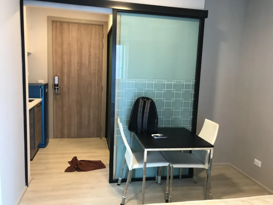 For rent, Let Mist, complete facilities, great price, if interested, hurry up to reserve before it's out of hand.