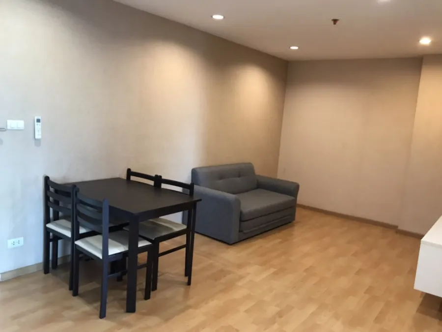 For sale urgently!! Condo The Inspire Place Abac Rama 9, beautiful room, high floor, good location, don't hesitate, book now!!
