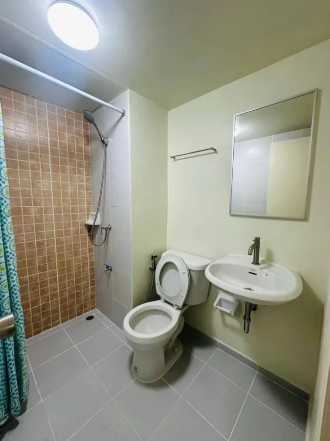 For rent Lumpini Condotown Chonburi - Sukhumvit 5th floor, Combined room, fully furnished, ready to move in, reserve now.