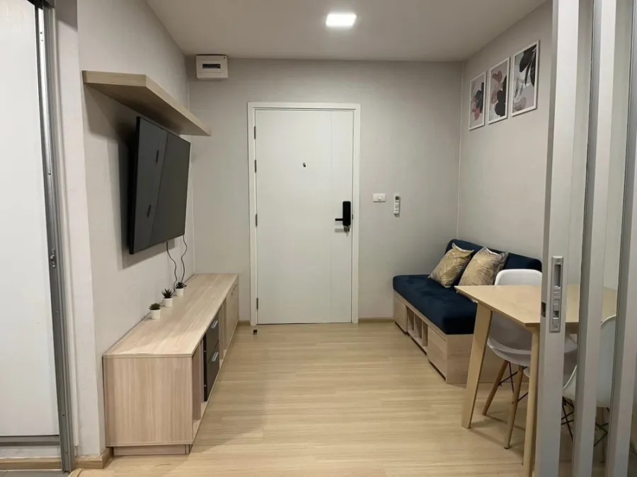 For rent Plum condo Alive 1, Building A, corner room, 6th floor, garden + pool view. Must hurry and reserve now. Don't wait.