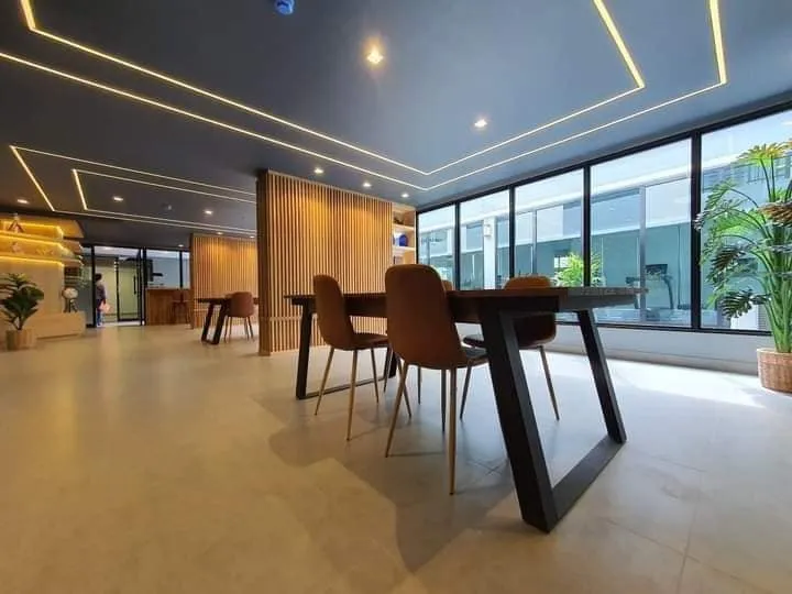 For sale: The One Plus Grand Ramkhamhaeng. The room is separated into sections. Complete set of furniture Don't just look, hurry and reserve now.