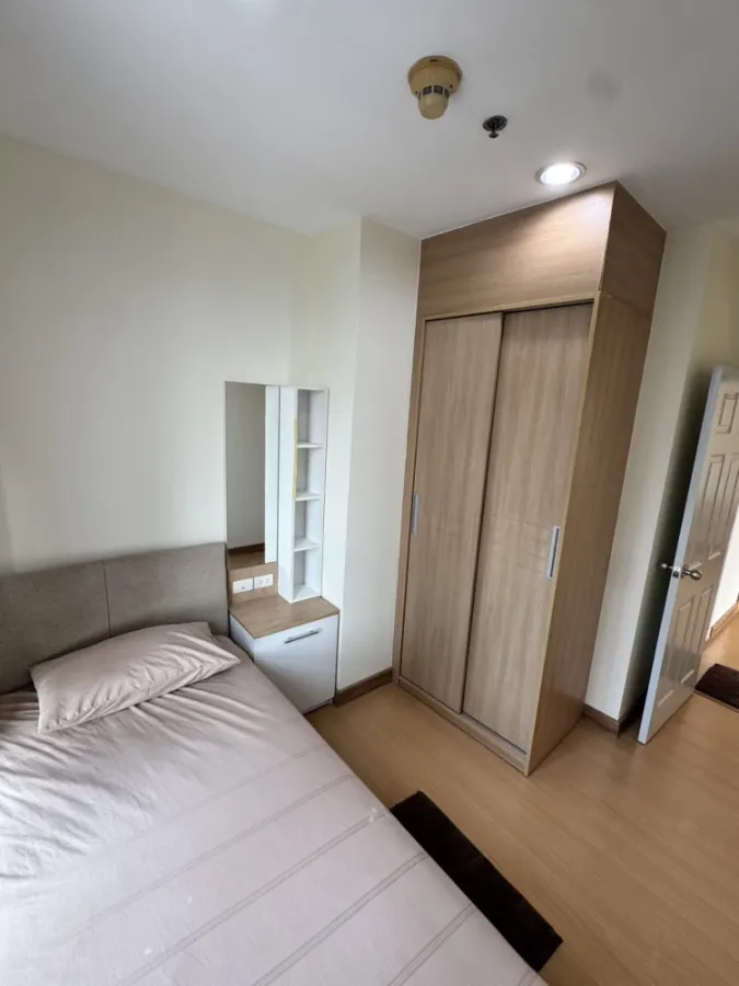 🔥 Hot Rental! Spacious 2BR Condo Right Next to MRT Huai Khwang (0 Meters!) 🔥
