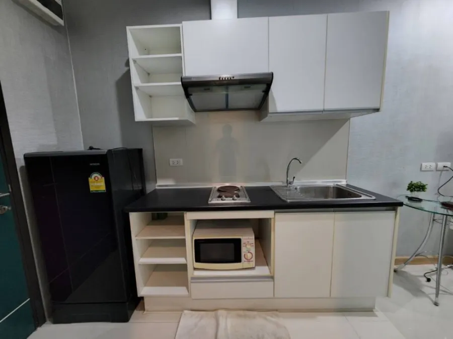 Sell/rent, Estro Condominium, 1 bedroom, 1 bathroom, size 28 sq.m., 23rd floor, high view. Urgent. Book now.