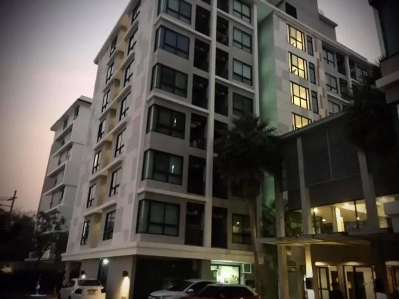 ขาย/เช่า a pool condo bangna เฟอร์ครบ น่าอยู่ รีบๆจ้า