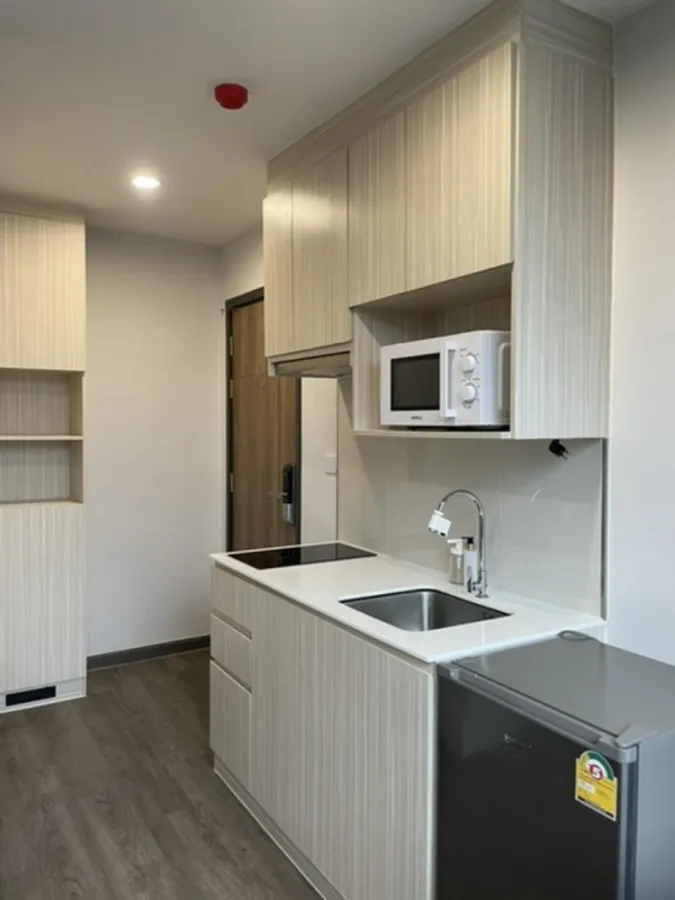 Condo for rent, Asher Sutthisan, near MRT Sutthisan, convenient transportation, don't wait.