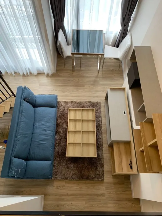 For rent: Blossom Condo @ Fashion, Duplex room, high ceiling, open and airy, good price, move in quickly.