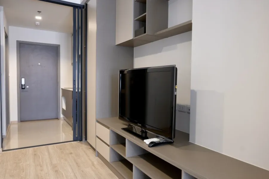 For rent Ideo Sathorn-Wongwian Yai 1 bedroom 1 bathroom, fully furnished, don't miss out on this great deal.