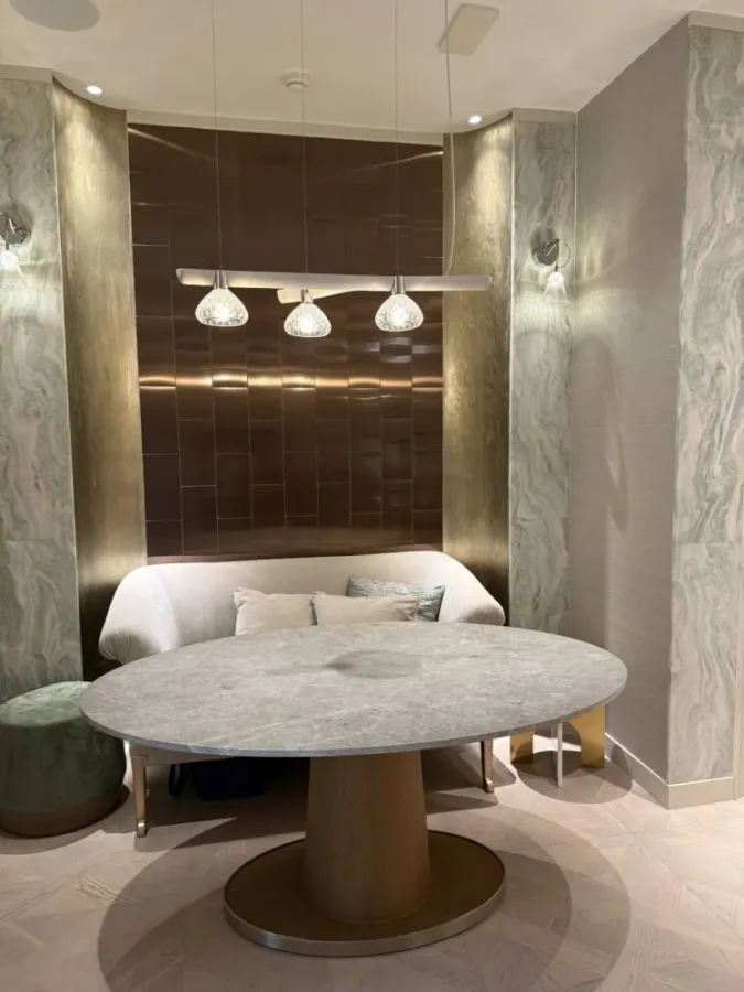 ให้เช่า The Residences at Mandarin Oriental ห้องชั้นสูง พร้อมอยู่ ตกแต่งเรียบหรู กว้างขวางอยู่สบาย จองเลย