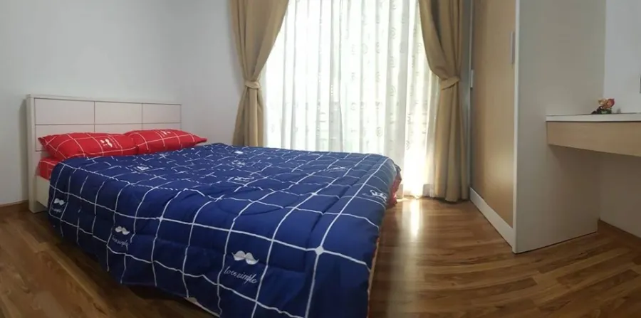 For rent: The Seed Phaholyothin 14, spacious room. There is a lot of usable space, economical prices, only here.