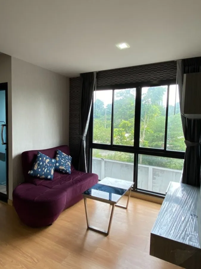Condo for rent: The Private Paradise, 2nd floor, wallpapered throughout the room. Spacious and comfortable Book now, it's worth it.
