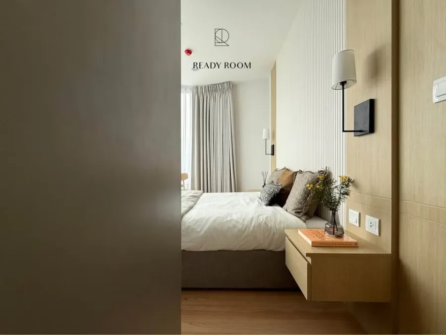 For rent: Skyrise Avenue Sukhumvit 64, room on the 35th floor, very high, fully furnished with built-in furniture throughout the room, move in now, do