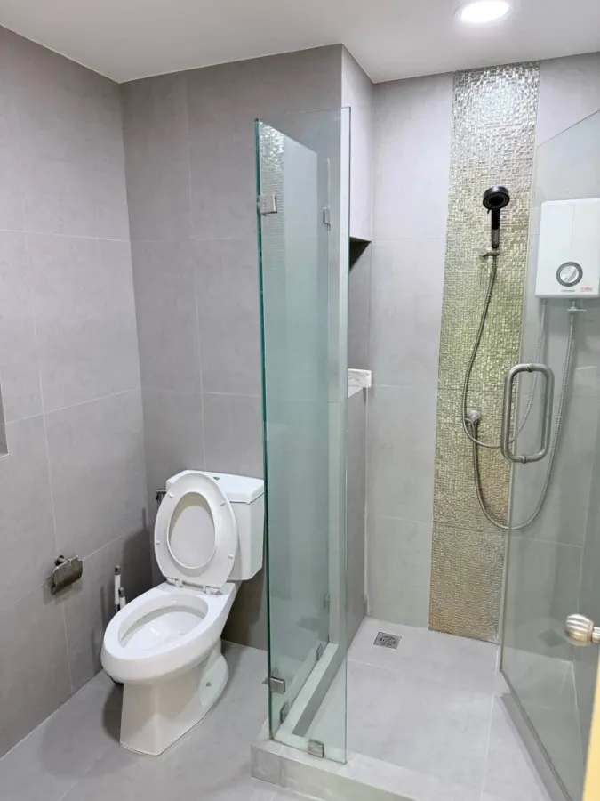 Happy Condo Donmuang The Terminal for rent. The unit has separate partitions, creating well-defined zones. Convenient and complete amenities all in on