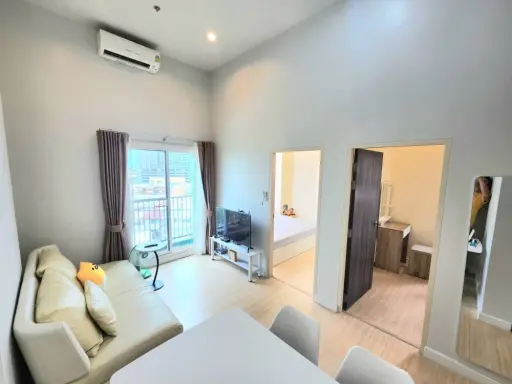 For rent!! Condo Metro Sky Wutthakat 8th floor, corner room, brand new room, good location condo, convenient transportation, don't miss it!!