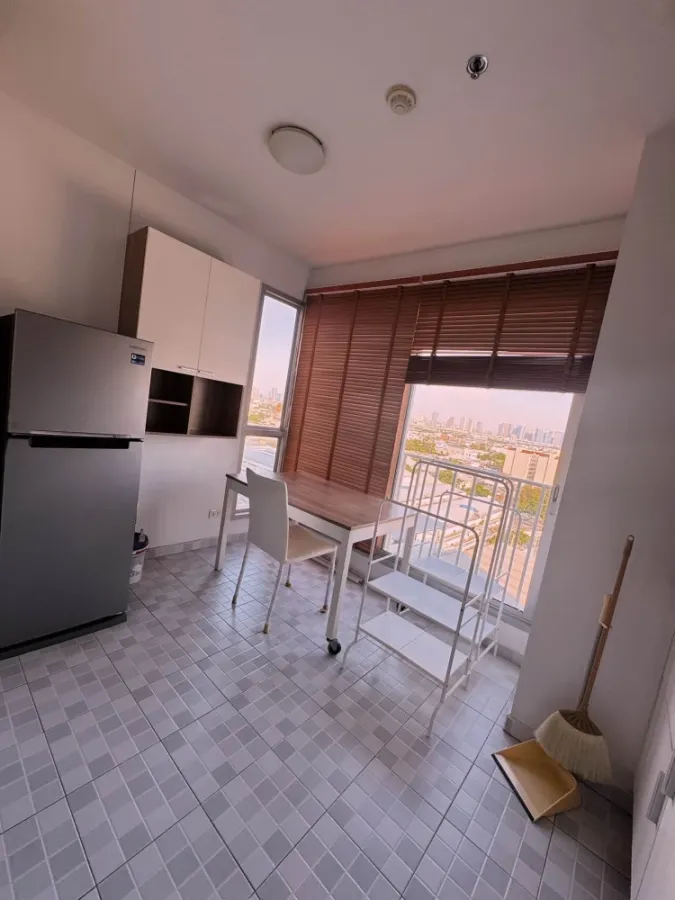 For rent: Centric Scene Ratcha Vipha, 1 bedroom, 1 bathroom. Spacious living area, great location, beautiful unblocked view. Book now!
