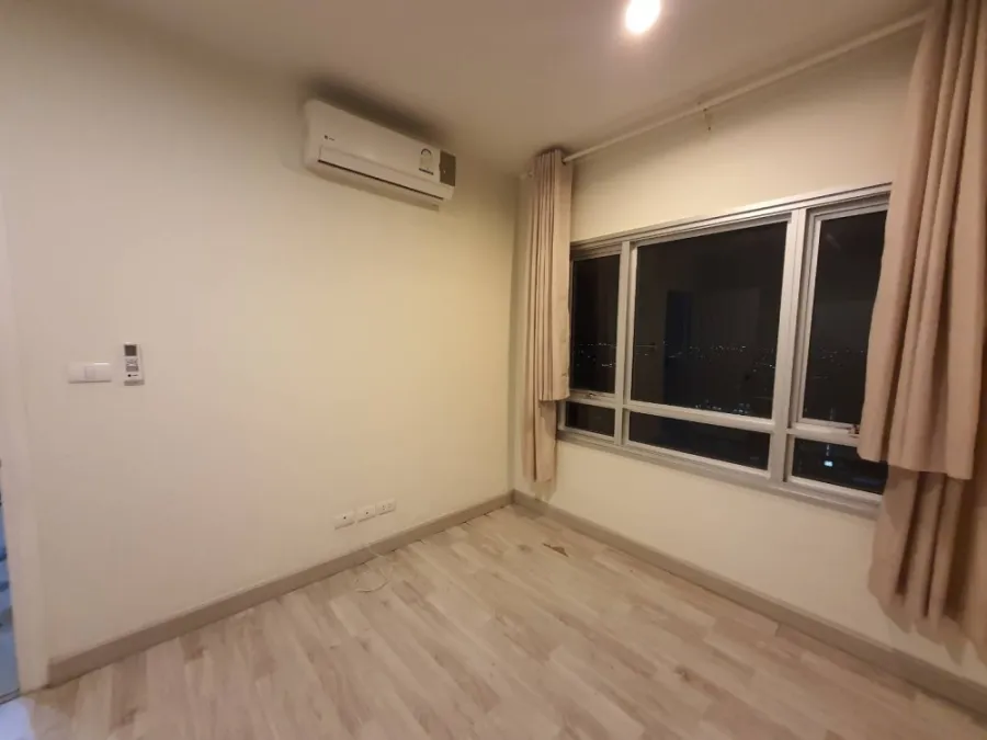 For rent, Manor Sanambinnam, 2 bedrooms, river view, both from the bedroom and balcony, fully furnished, ready to move in. Book now.