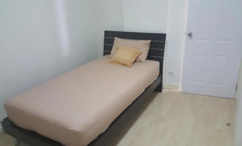ให้เช่า ดีคอนโด อ่อนนุช-สุวรรณภูมิ ชั้น 6 ห้องมุม วิวสระน้ำ น่าอยู่สุดๆ