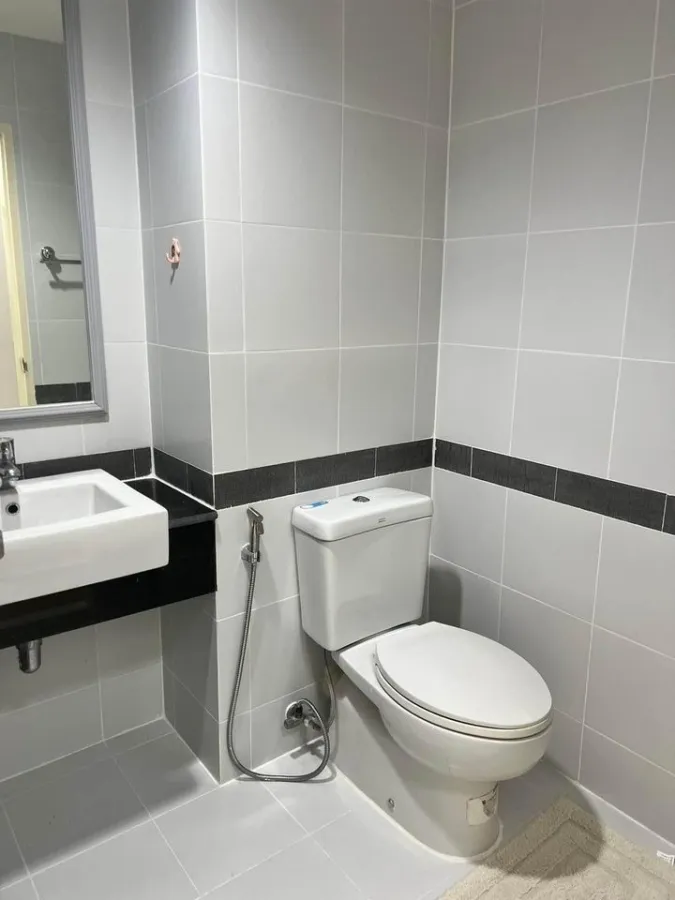 For rent, A Space Sukhumvit 77, nice room, fully furnished, good furniture, very good price. If interested, hurry up to reserve.