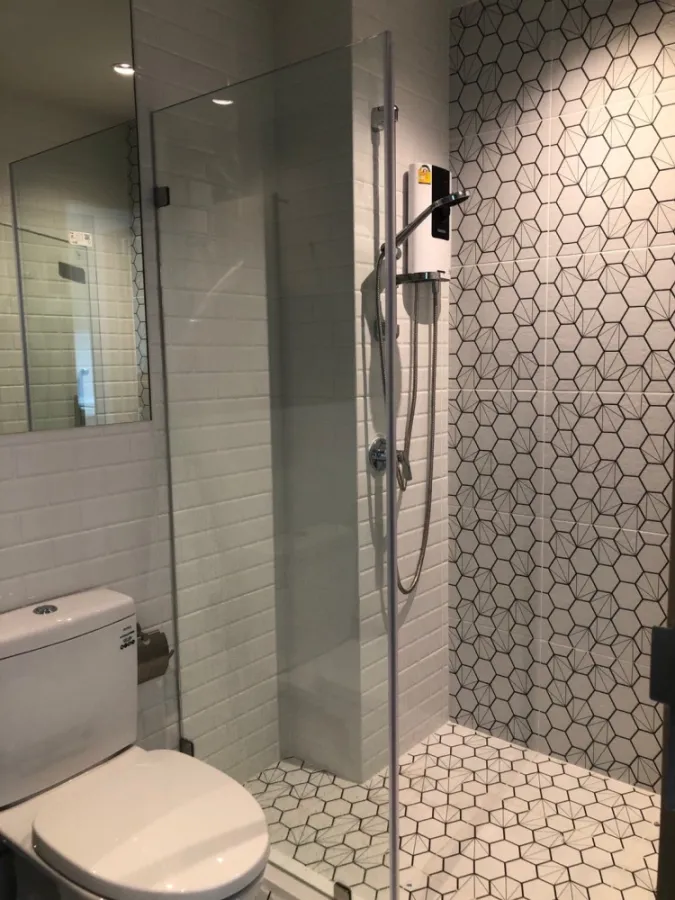 Condo for rent Altitude Unicorn Sathorn - Tha Phra, complete facilities. This price is definitely worth it. Hurry up to reserve.