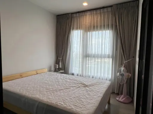 Condo for rent, The Base Phetkasem, separate rooms, well-divided zones, hurry and reserve now.