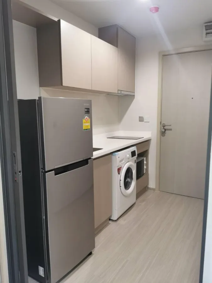 For rent, Life Ladprao, 30th floor, highest, great city view. The built-in is too beautiful to resist the entire room. Good like this, reserve now.