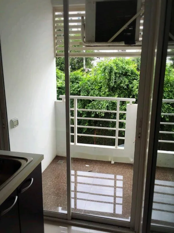 For rent แฮปปี้ คอนโด ลาดพร้าว 101 ห้องสตูดิโอ ตกแต่งพร้อมเข้าอยู่ เฟอร์แน่น ส่วนกลางเริ่ด จองเลยย