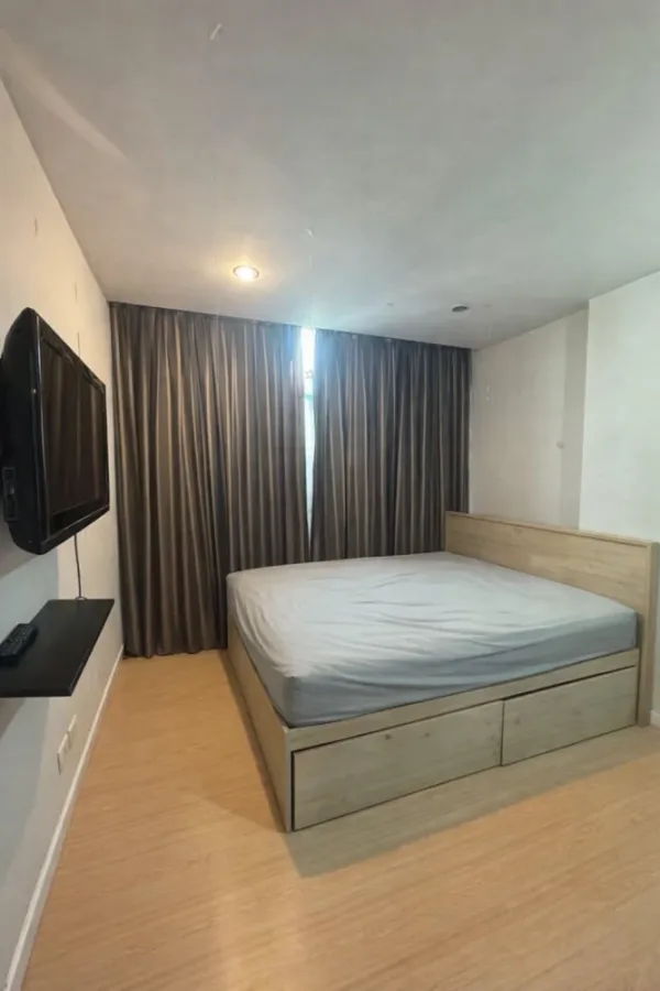 Zenith Place @ Huay Kwang for sale. Ready to move in, fully furnished, spacious unit. Book now before it's too late!!!