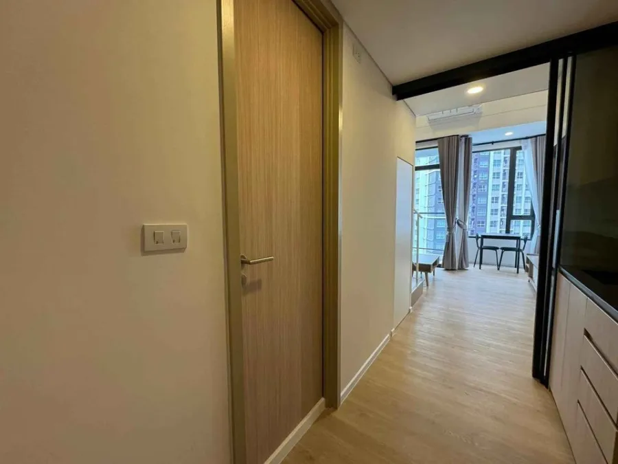 Condo for rent, Landmark at MRT Station, spacious room, great usable space, move quickly before you miss out.