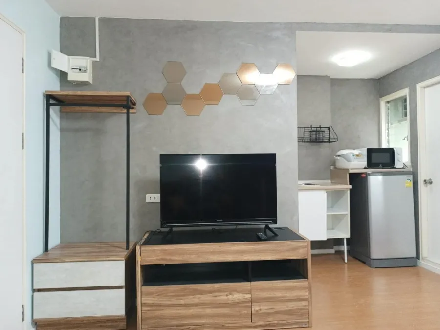 For rent, Lumpini Township, Rangsit, Khlong 1, decorated room, ready to move in. Complete furniture You can come in and stay.