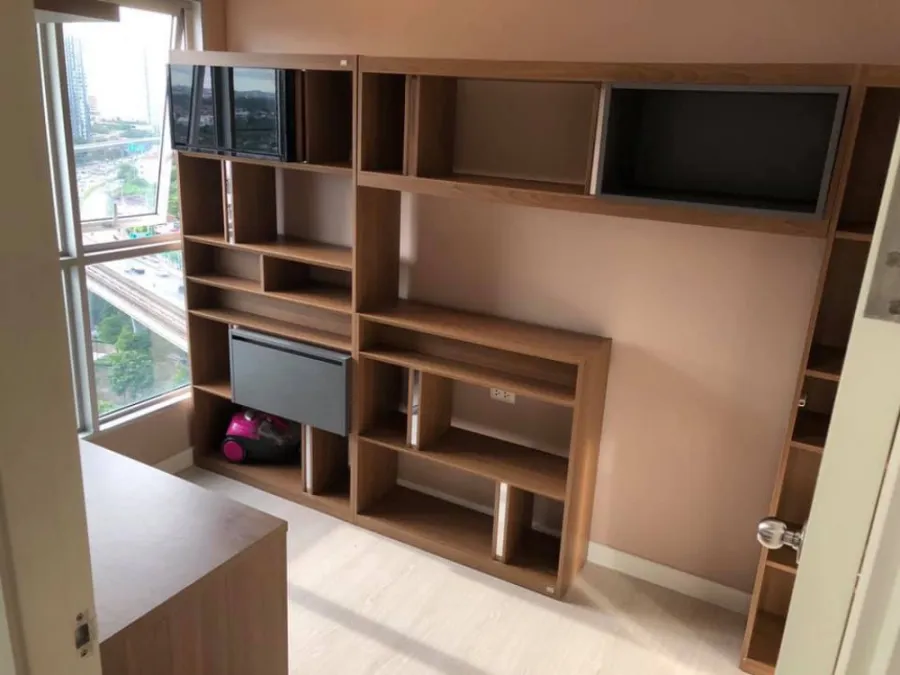 Sell ​​Aspire Sathorn-Taksin (Timber Zone) . 17th floor corner room with furniture and electrical appliances